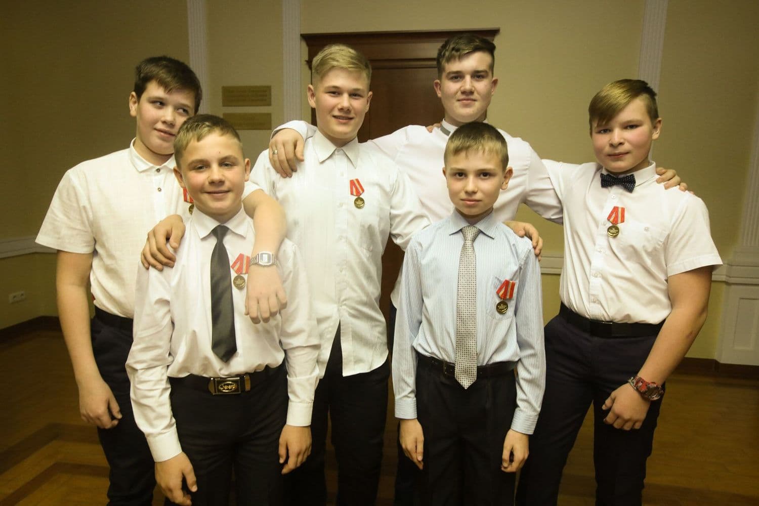 Настоящие герои: мальчишки из пос. Бобровского на границе с Арамилем награждены за тушение пожара на берегу Исети. «Надо помогать!» ФОТО