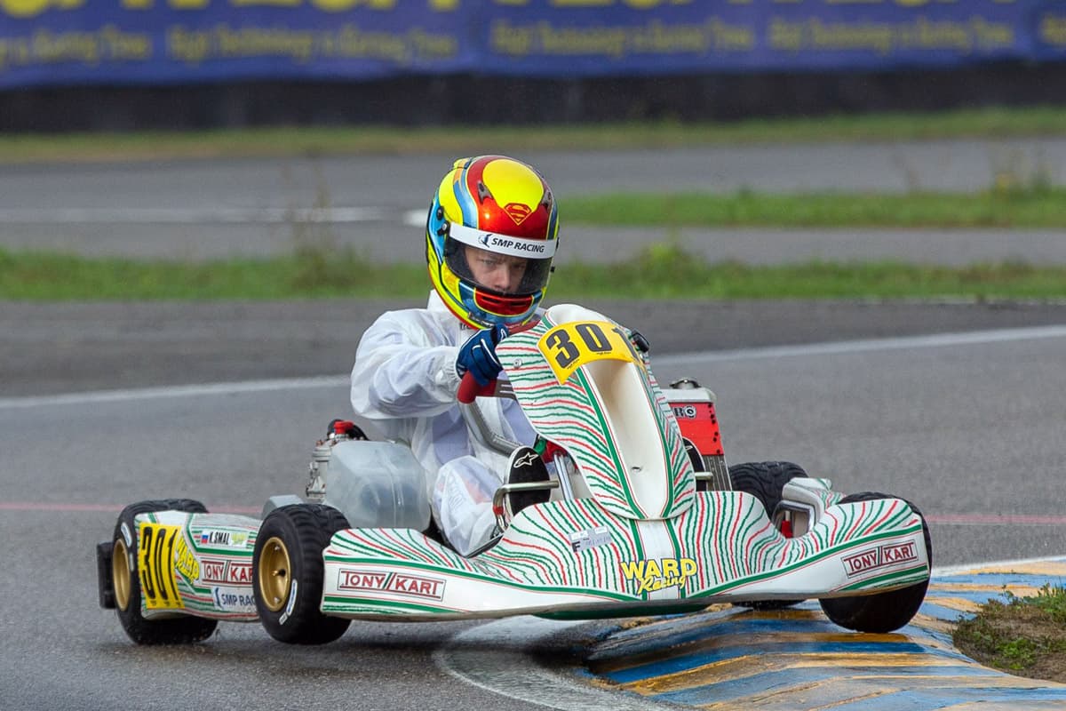 Привет из Италии! Юный гонщик Кирилл Смаль из Арамиля — пожалуй, самый успешный российский картингист минувшей осени