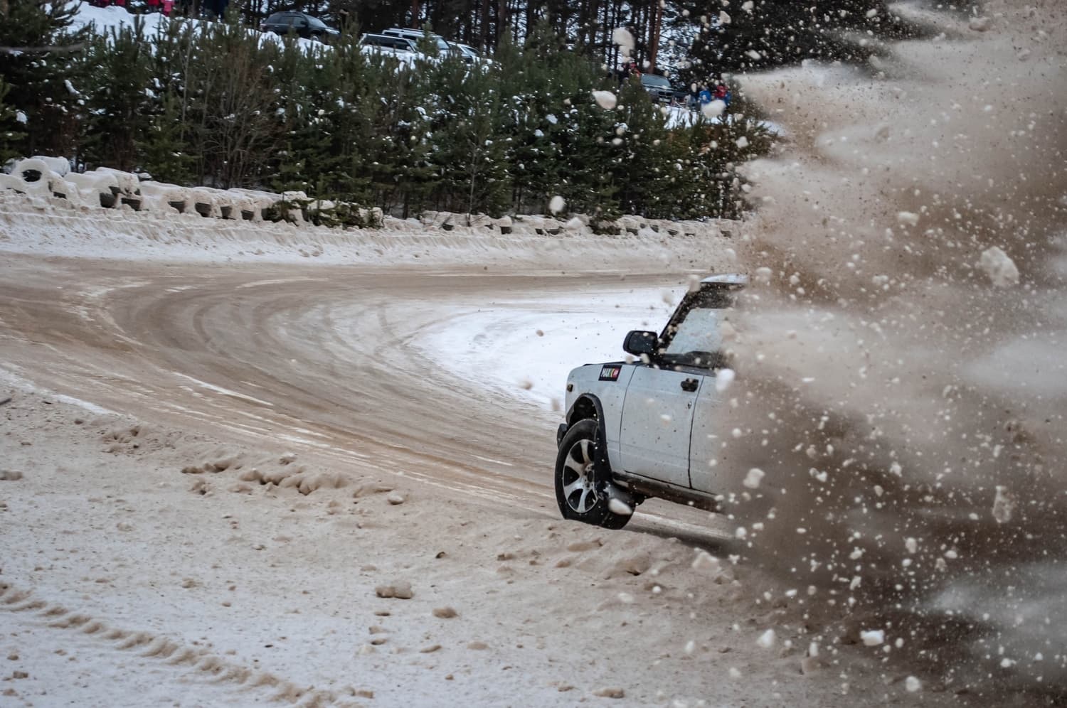 Поднимали снежные столбы, входили в резкие повороты: в Арамиле прошел ралли-спринт «Снежный вихрь-2020» - собралось больше 80 гонщиков!