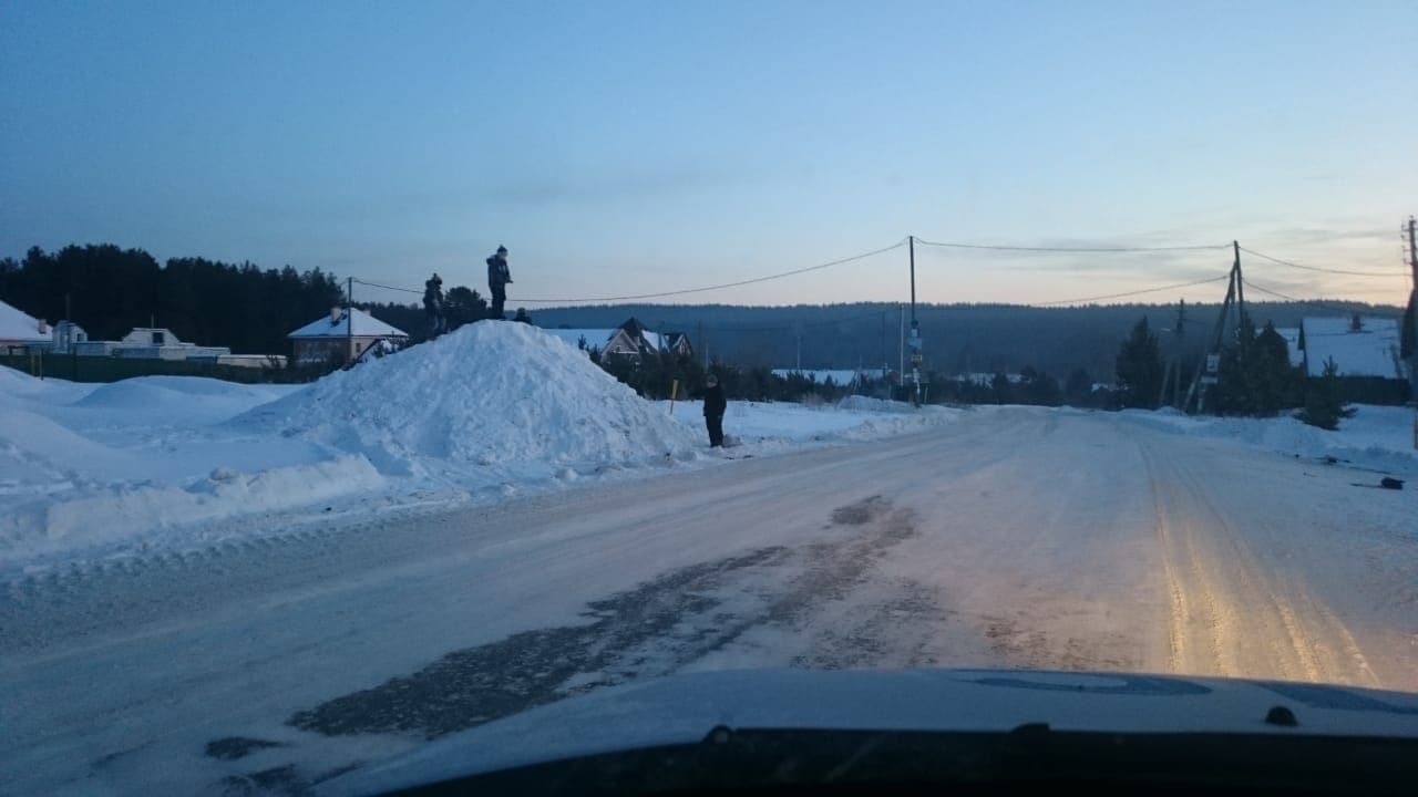«Горка» «растаяла»: дорожные полицейские выдохнули — в Арамиле и Сысерти никто из детей под колеса машин за зиму не угодил!