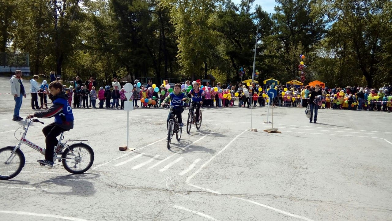 «Поговорите с детьми». В Госавтоинспекции призвали арамильских родителей рассказать подросткам о ПДД «за рулем» велосипедов и мотоциклов