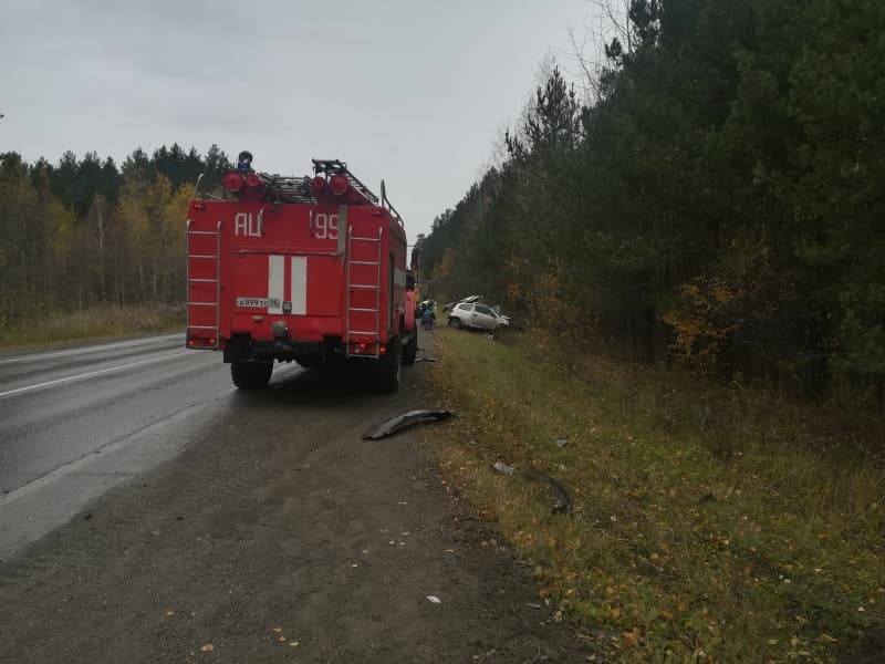 Под Арамилью в ДТП с грузовиком пострадал человек