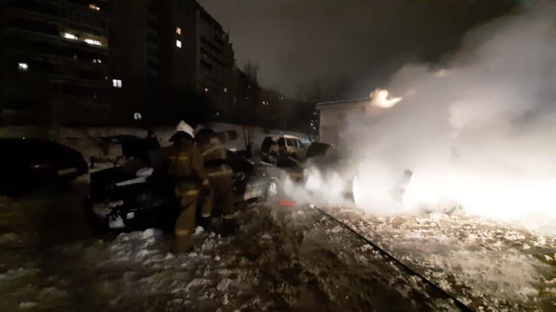 В Арамиле горела иномарка