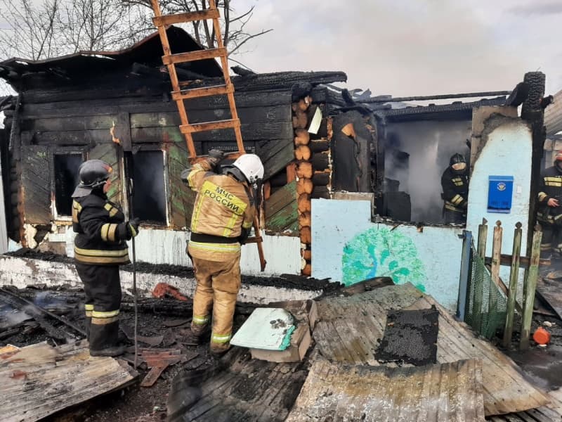 В Арамиле сгорел частный жилой дом и баня