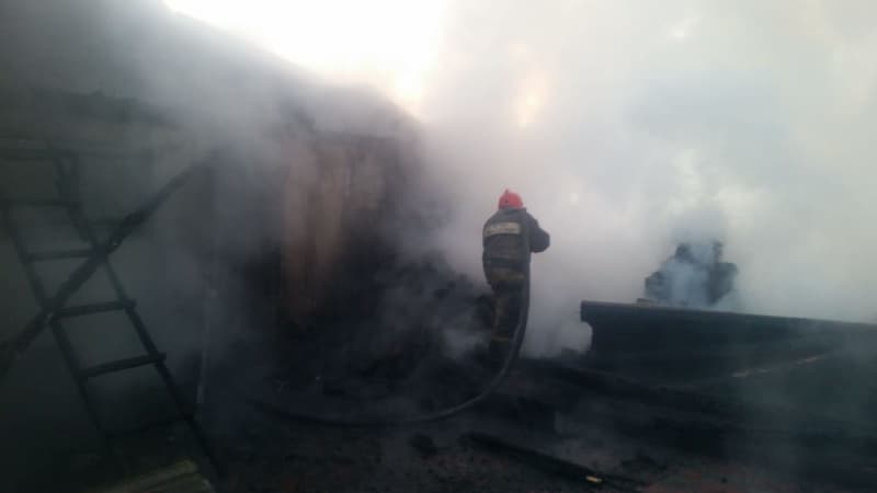 Третий пожар за сутки! В Арамиле сгорел частный жилой дом