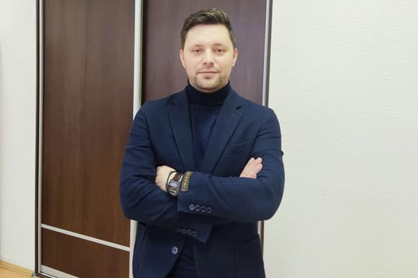 "На собственном примере понял, что привитые переносят болезнь легче": заместитель главврача о своем решении вакцинироваться