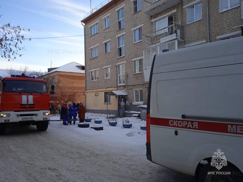 В Арамиле в четырехэтажке случился пожар. Спасатели эвакуировали 30 человек