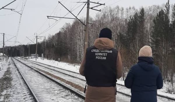 На железнодорожном перегоне под Арамилью погиб мужчина