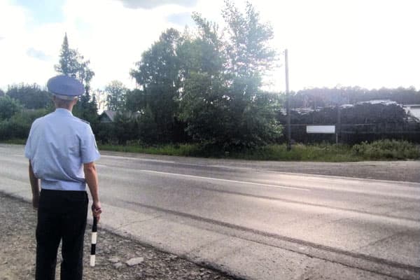 Госавтоинспекция призывает водителей быть аккуратнее на дороге в аномально жаркую погоду