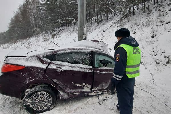 На трассе М-5 "Урал" под Сысертью в ДТП погиб 23-летний водитель иномарки