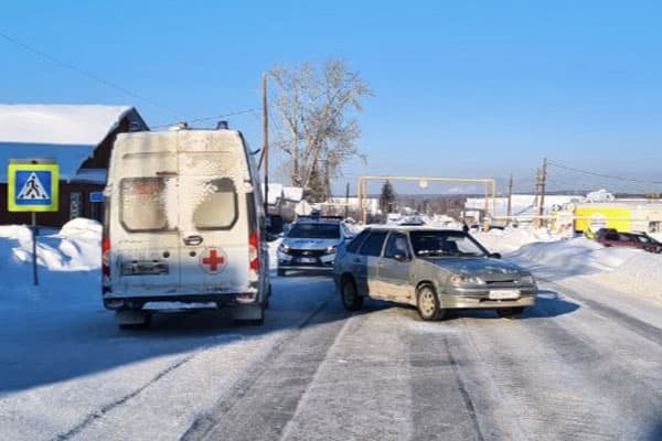 В Арамиле водитель легковушки сбил на пешеходном переходе 83-летнюю женщину