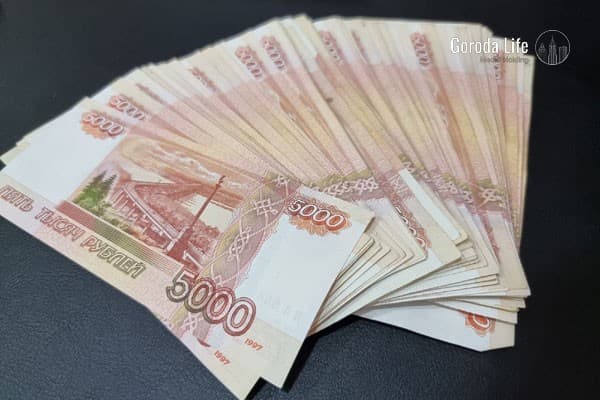 Девочка из Екатеринбурга потратила 700 тысяч рублей на игровые покупки в Roblox с маминой карты