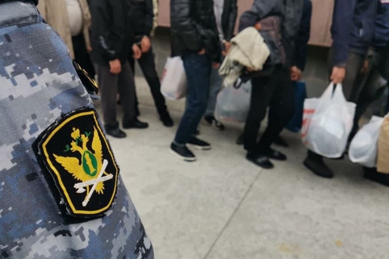 Под Сысертью возбудили уголовное дело по факту организации незаконной миграции