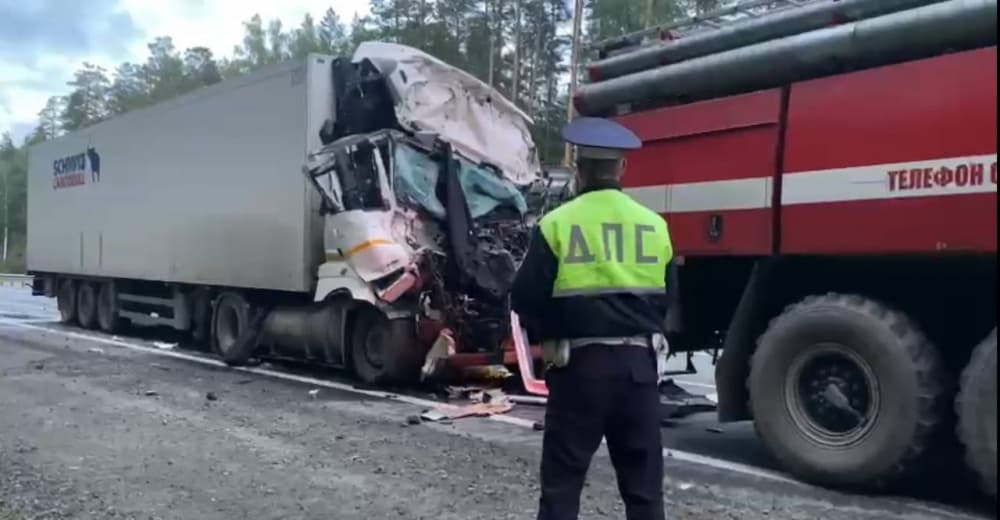 Госавтоинспекция Сысерти устанавливает обстоятельства смертельного ДТП