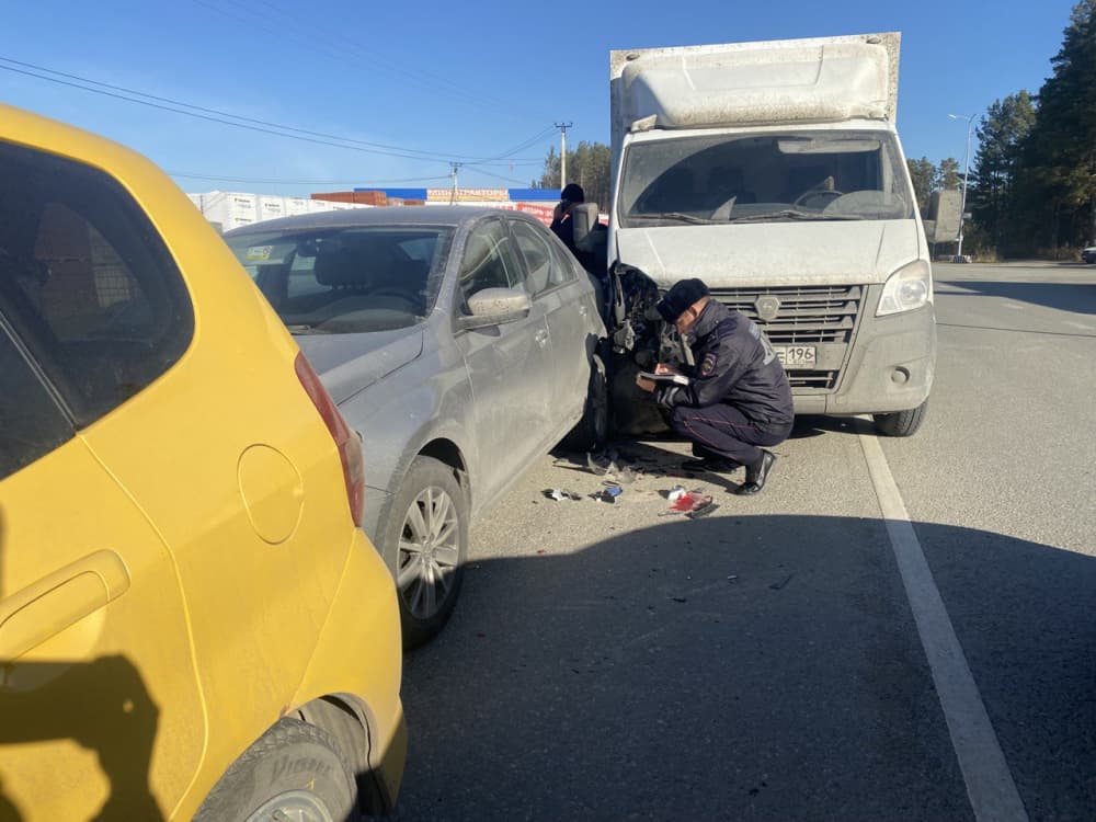 В Сысерти произошло массовое дорожно-транспортное происшествие