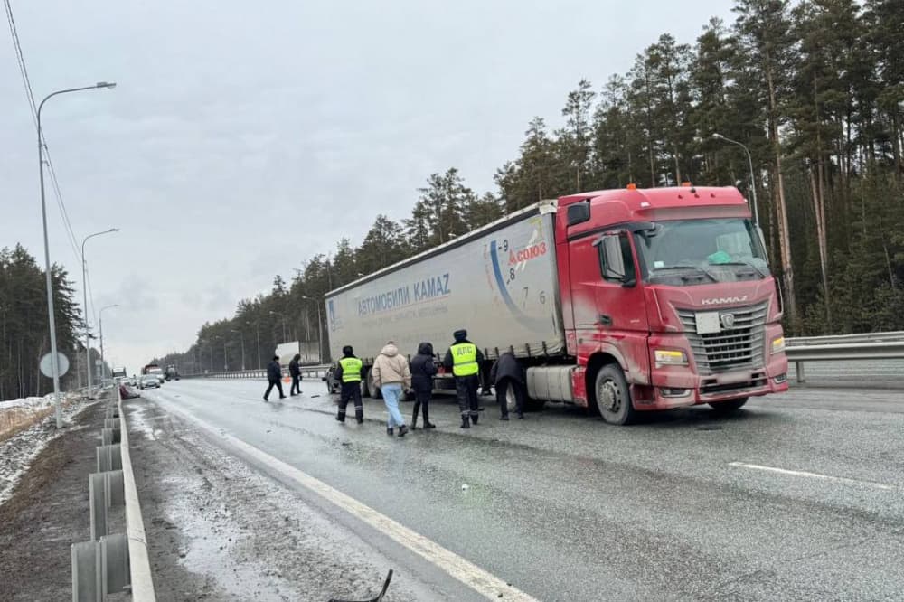В Сысертском районе произошло сразу два ДТП за полтора часа: в одном из них погиб подросток 