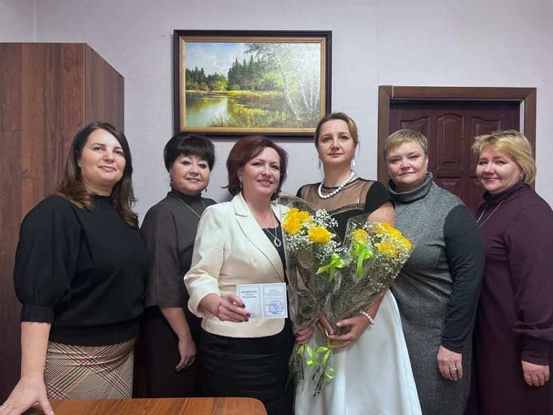 Педагоги Арамиля получили знак «Отличник просвещения» за заслуги в образовании