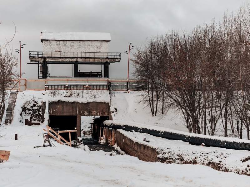 В Сысерти продолжается капитальный ремонт плотины: работы ведутся даже в морозы | Капитальный ремонт плотины в Сысерти ведется поэтапно до конца 2027 года В Сысерти продолжается капитальный ремонт плотины: работы ведутся даже в морозы | Капитальный ремонт плотины в Сысерти ведется поэтапно до конца 2027 года